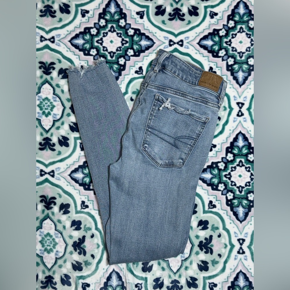 American Eagle Outfitters Light Blue Cropped Ankle Jeans